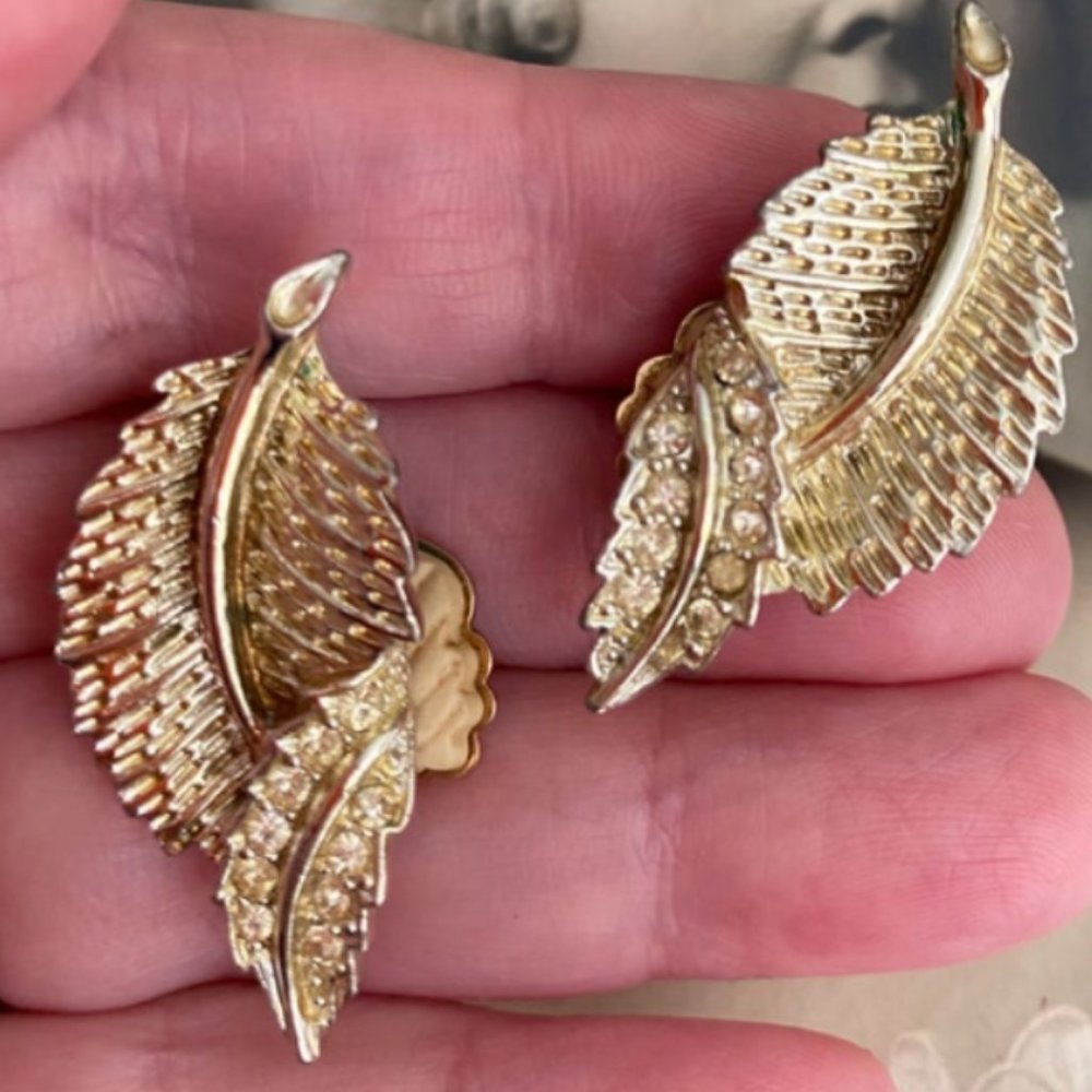 SARAH COVENTRY CLIP ON LEAF EARRINGS